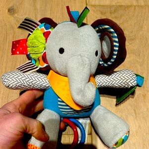 Skip hop elephant